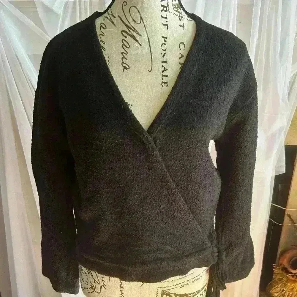 Madewell Texture and Thread Crepe Wrap Top. 100%Cotton. Small. Black.